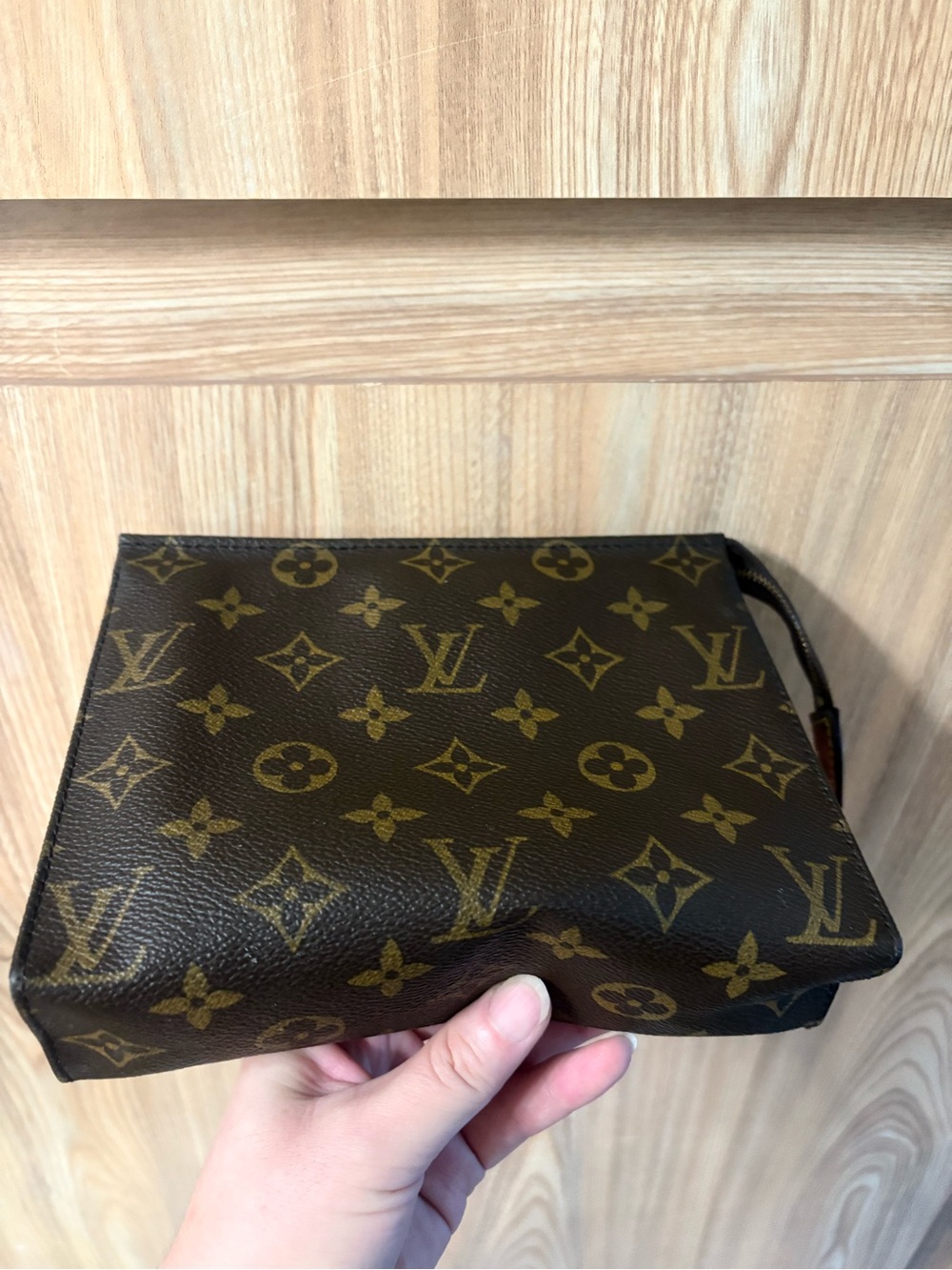 Authentic Louis Vuitton Toiletry Pouch 19 Brown Canvas Monogram Coated - Picture 11 of 11